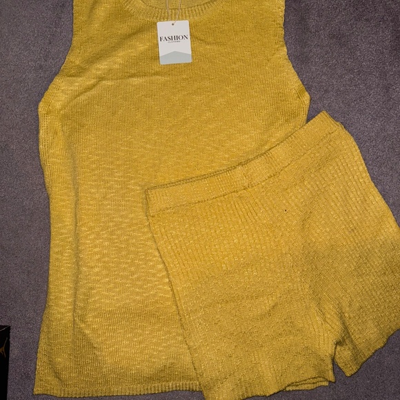 NWT Women's Summer Knit Sweater Set - Picture 2 of 4